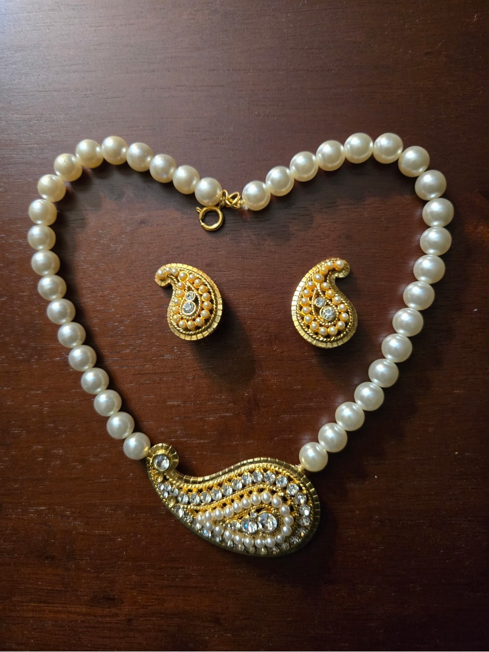 Gold-Paisley Pearl Necklace and Earring Set - White Pearls